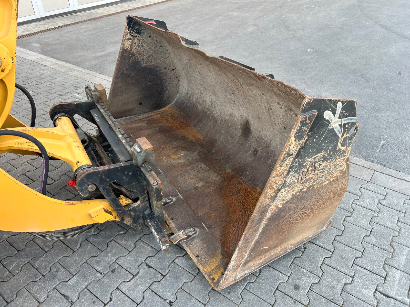 Fahrzeugabbildung CAT 908M / 1.554h / Gabel / Schaufel