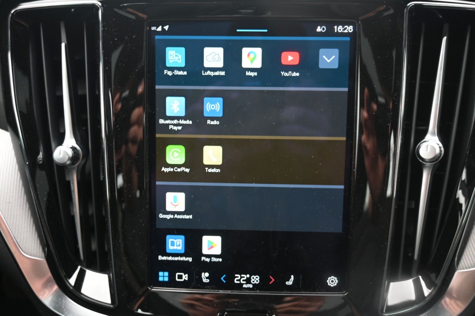 Fahrzeugabbildung Volvo S60 B4 Benzin Plus Dark'STHZG*360°*PANO*