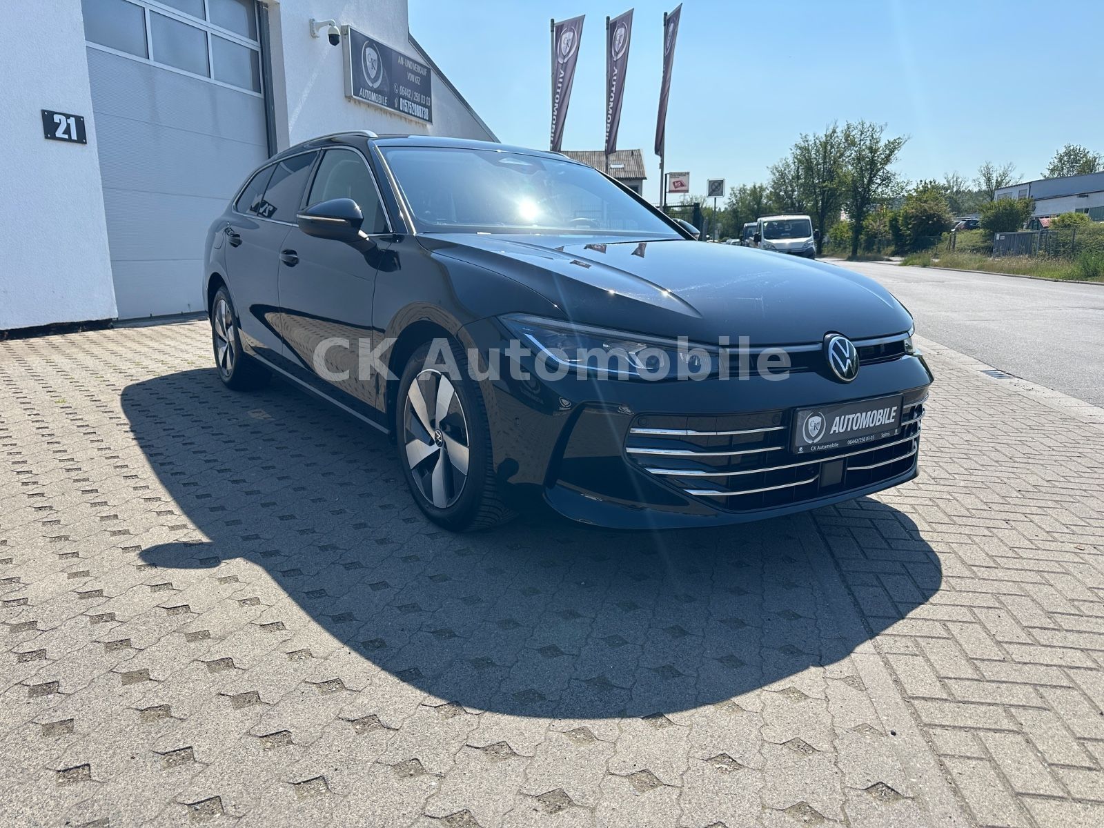 Fahrzeugabbildung Volkswagen Passat Variant 2.0 TDI Elegance/Kamera/ACC/LED