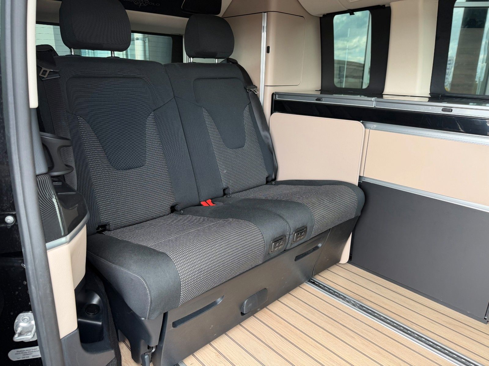 Fahrzeugabbildung Mercedes-Benz V 250 d Marco Polo 4MATIC AIRMATIC AHK2,5 Markis