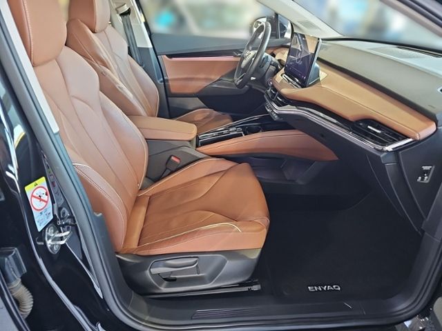 Fahrzeugabbildung SKODA Enyaq iV 80 SUITE AHK MATRIX NAVI WÄRMEPUMPE 4xS