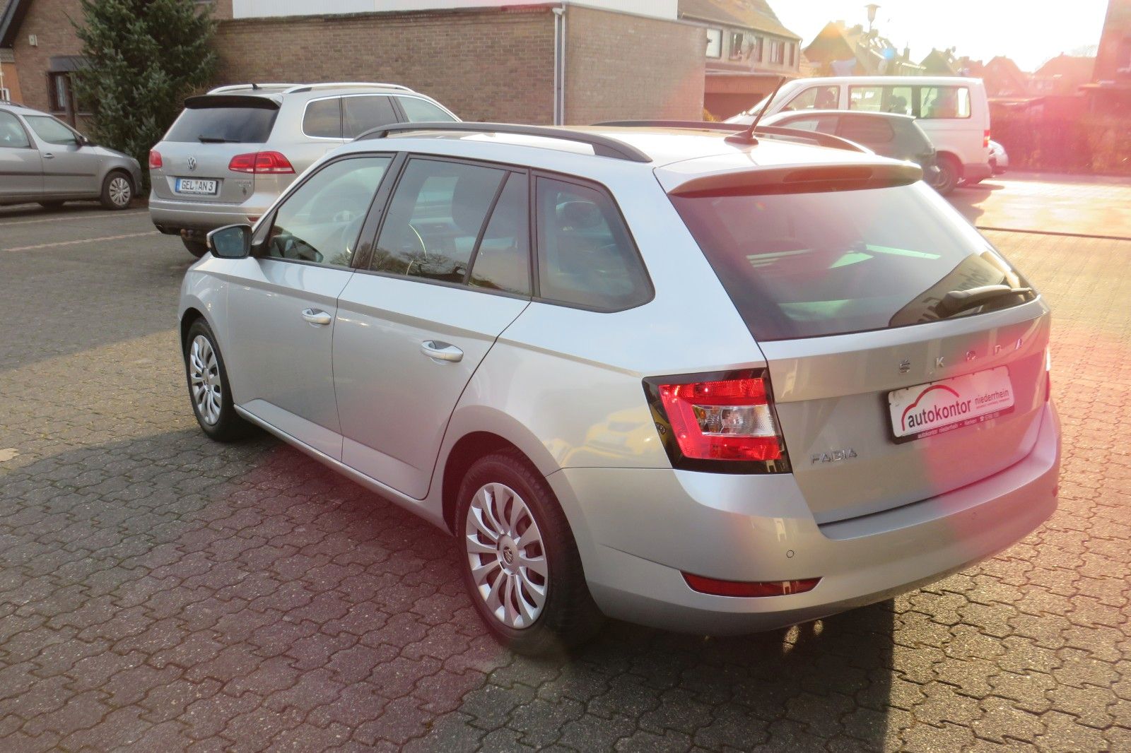 Fahrzeugabbildung SKODA Fabia Combi Ambition KLIMA SITZH. GRA PDC APP-C.