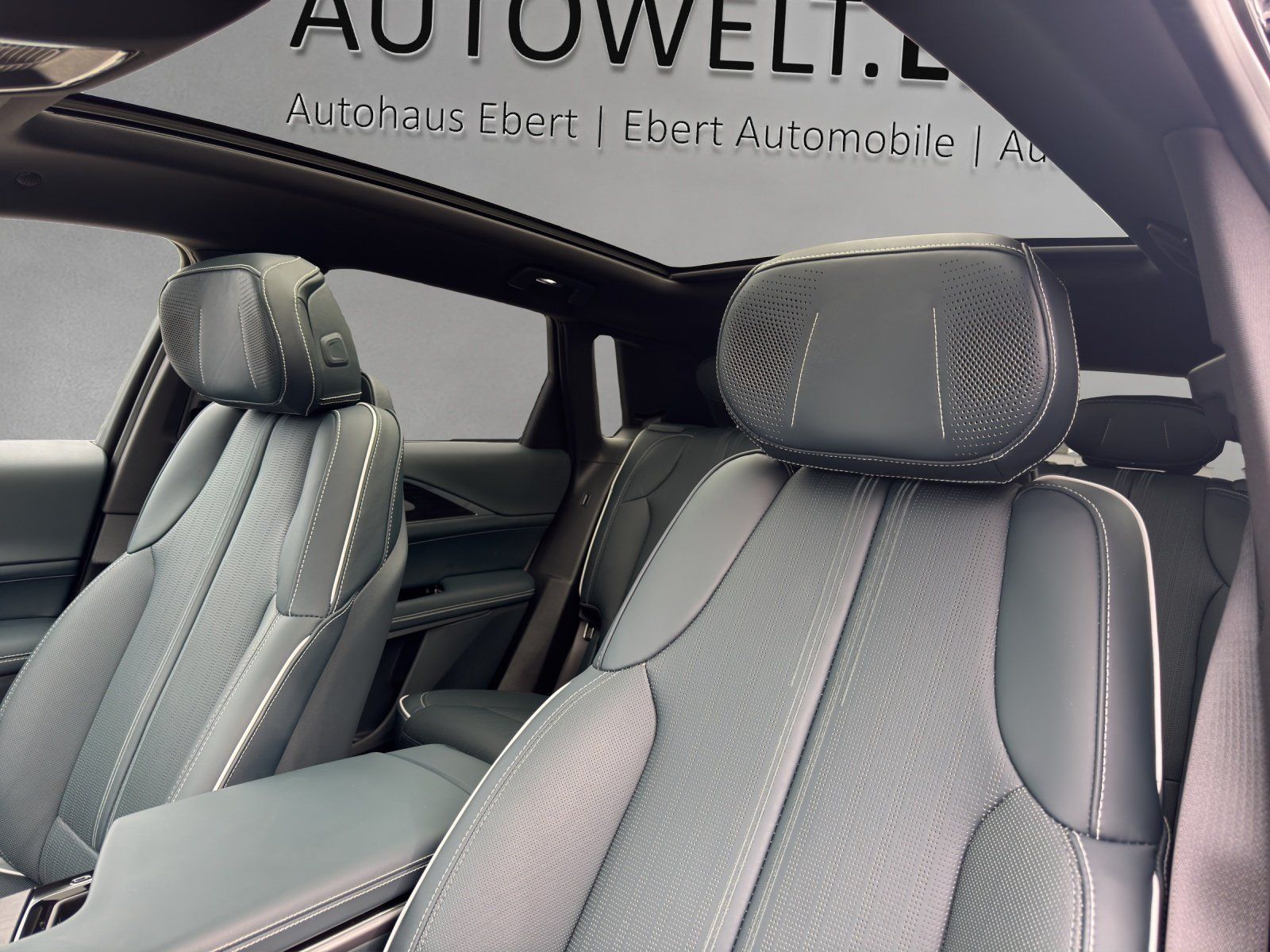 Fahrzeugabbildung Cadillac Lyriq AWD Sport/PANO-DACH/MASSAGE/360°CAM/