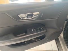 Fahrzeugabbildung Volvo V60 D3 Momentum Pro LED/NAVI/AHK/SHZ/CAM/LEDER