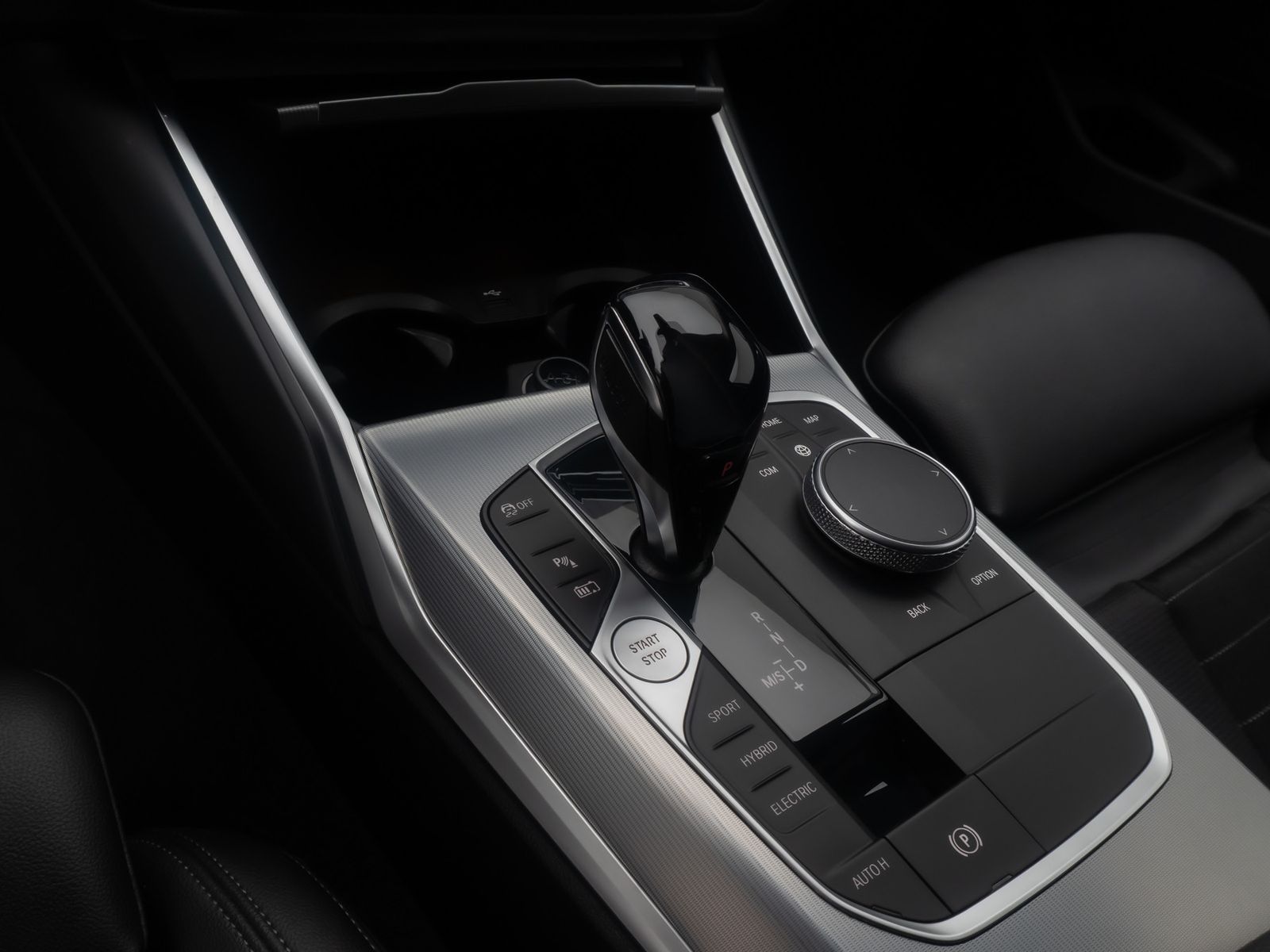 Fahrzeugabbildung BMW 330e xD SportLine Kamera DAB HiFi Stop&Go Komfor