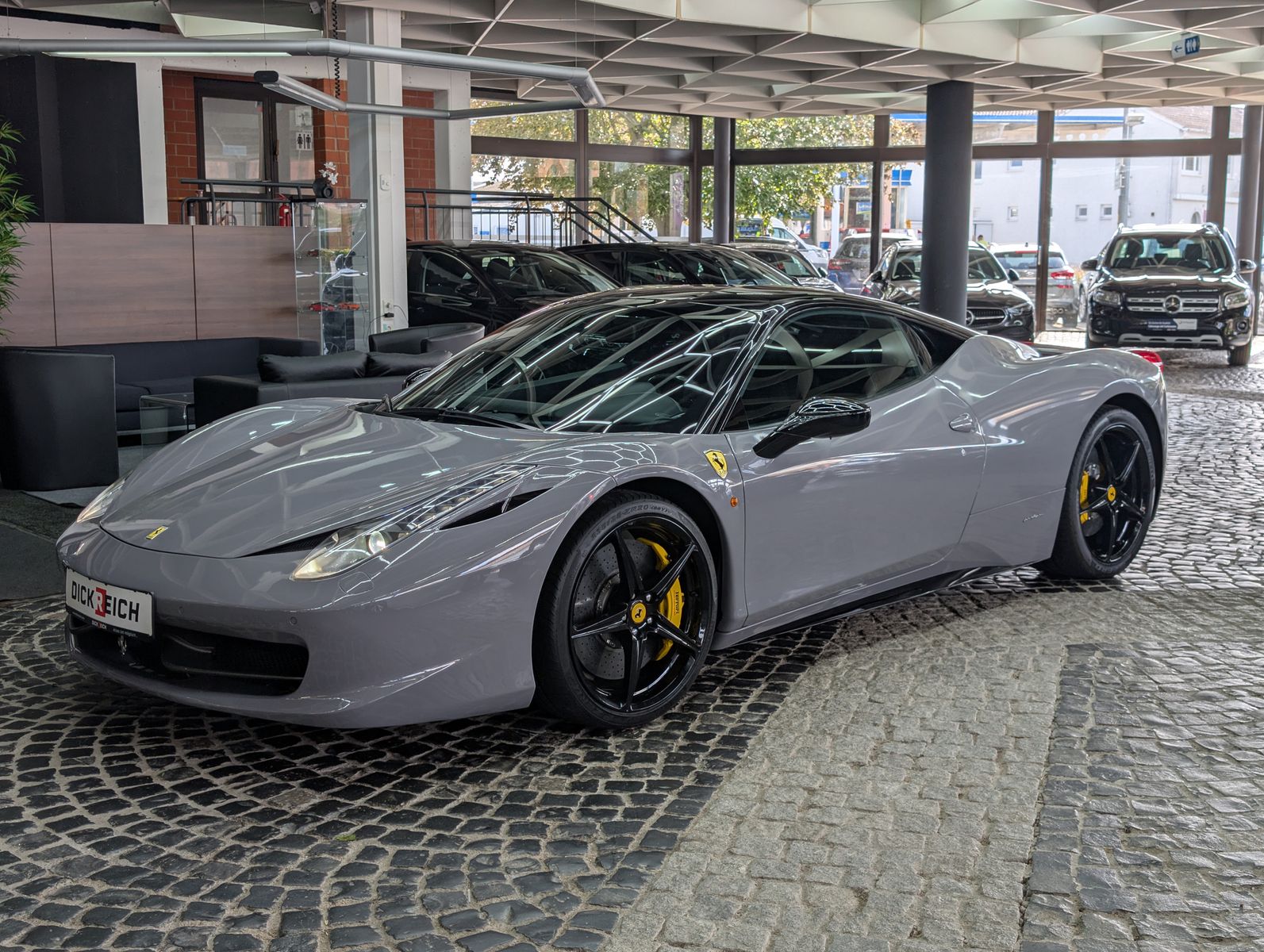 Fahrzeugabbildung Ferrari 458 Italia Racing Seats Carbon CRPK F1 CAM 20"