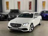 Mercedes-Benz E 220 d T 4M Avantgarde/LED/RFK/NAV/STHZG/ - Mercedes-Benz E 220 Gebrauchtwagen in Frankfurt