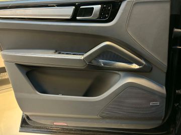 Porsche Cayenne - 11