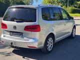 Volkswagen Touran Comfortline 1.4*ALU*PDC*AHK*7 SITZER+ - gebrauchte Kleinbusse in Paderborn