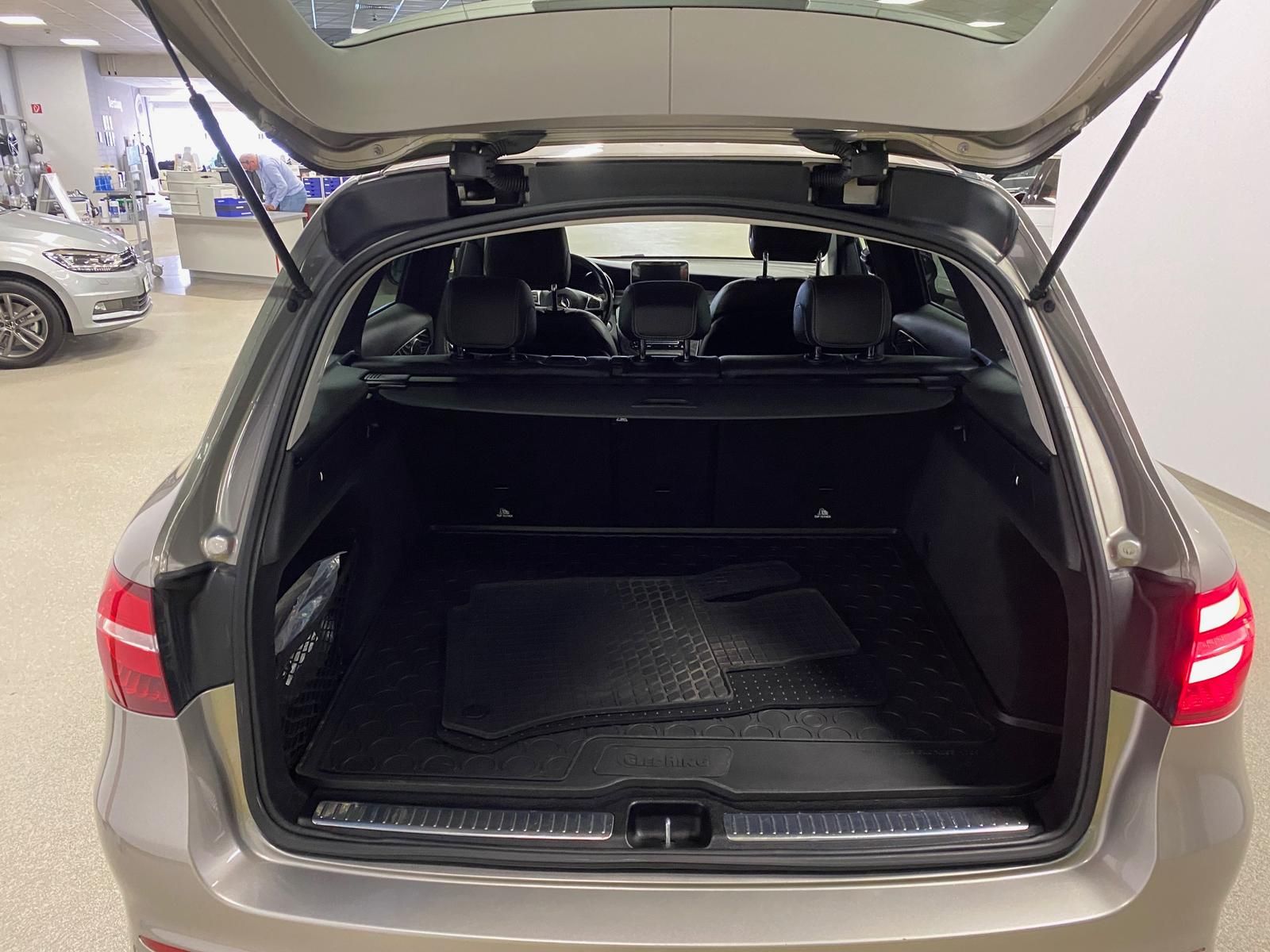 Fahrzeugabbildung Mercedes-Benz GLC 250 CDI 4Matic AMG Line+NAVI+AHK+ALLRAD+
