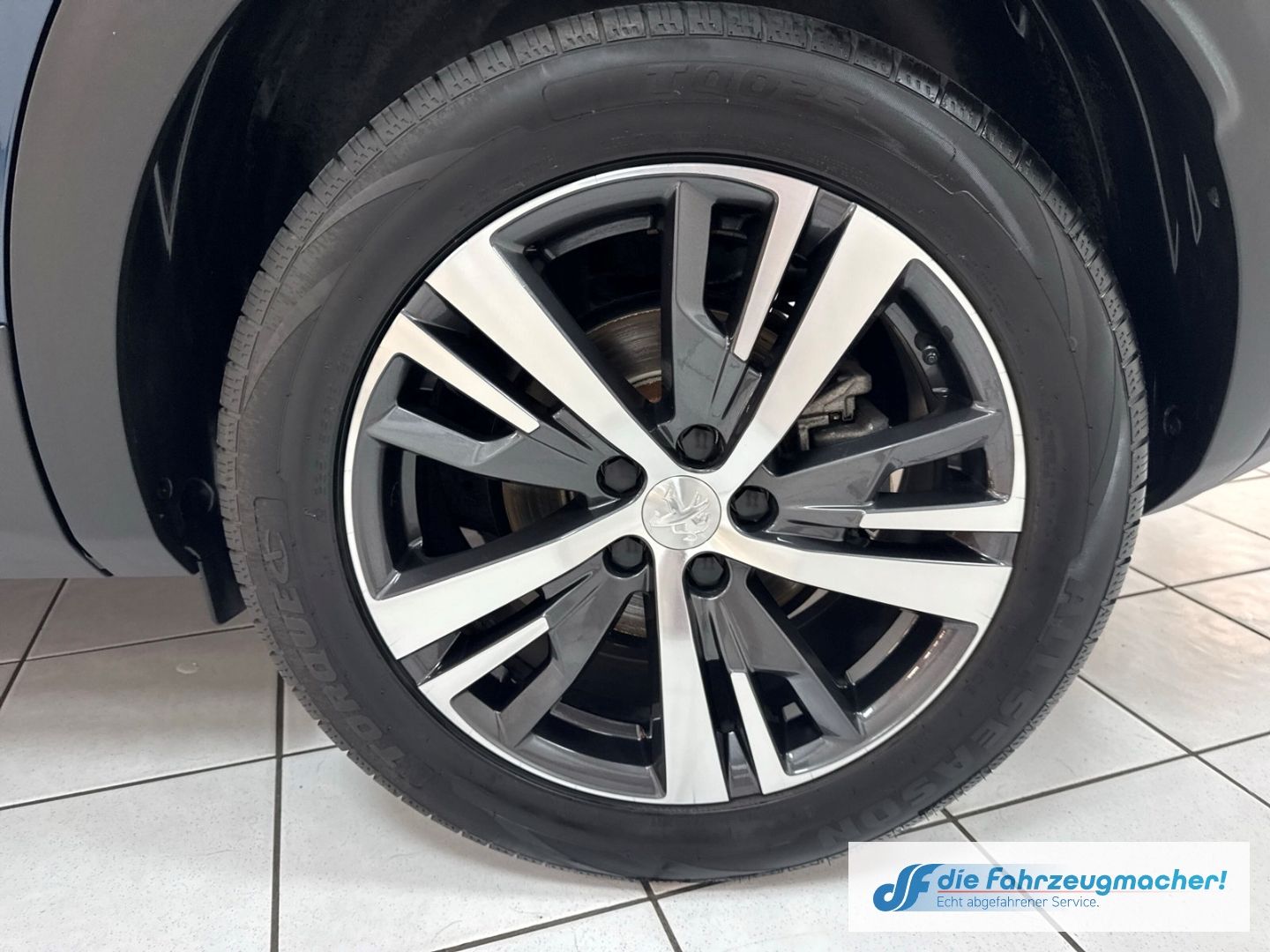 Fahrzeugabbildung Peugeot 3008 Allure Pack 1.2 PureTech 130 EU6d