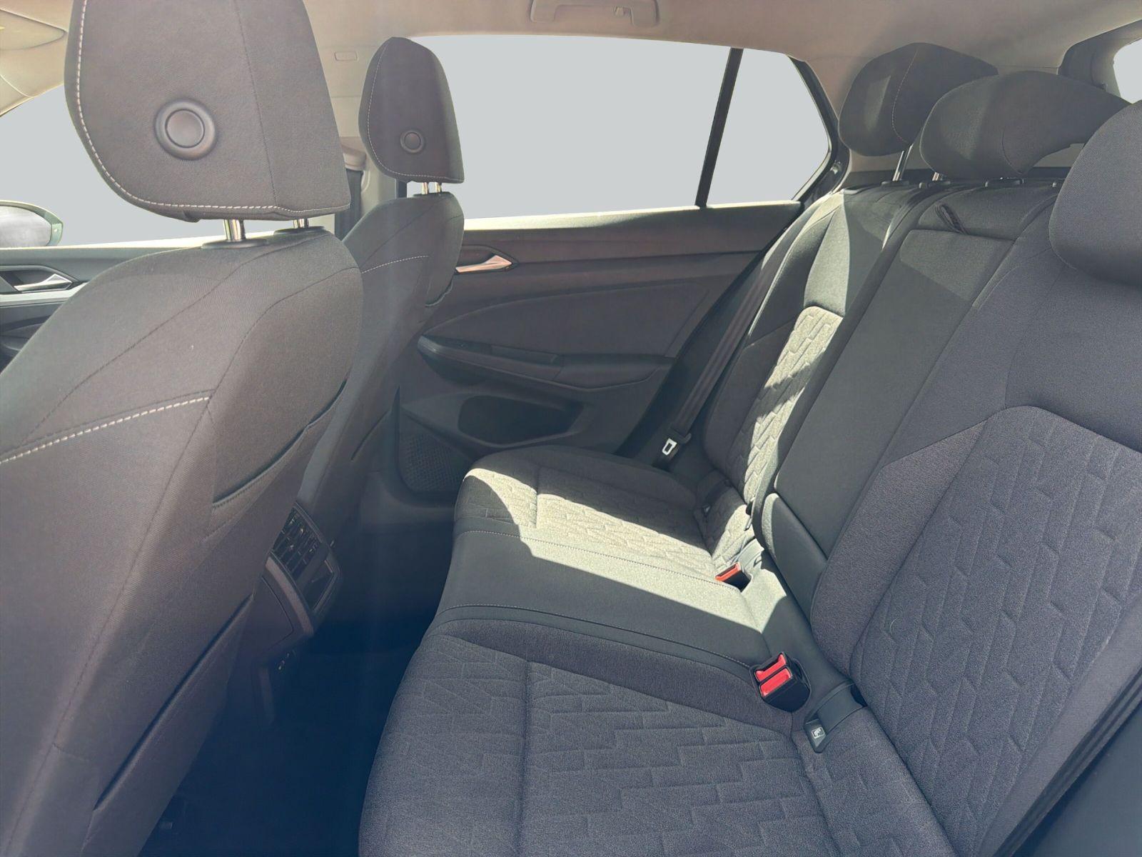 Volkswagen Golf VIII 1,5 l TSI EPH GRA Winterpaket, миниатюра 10