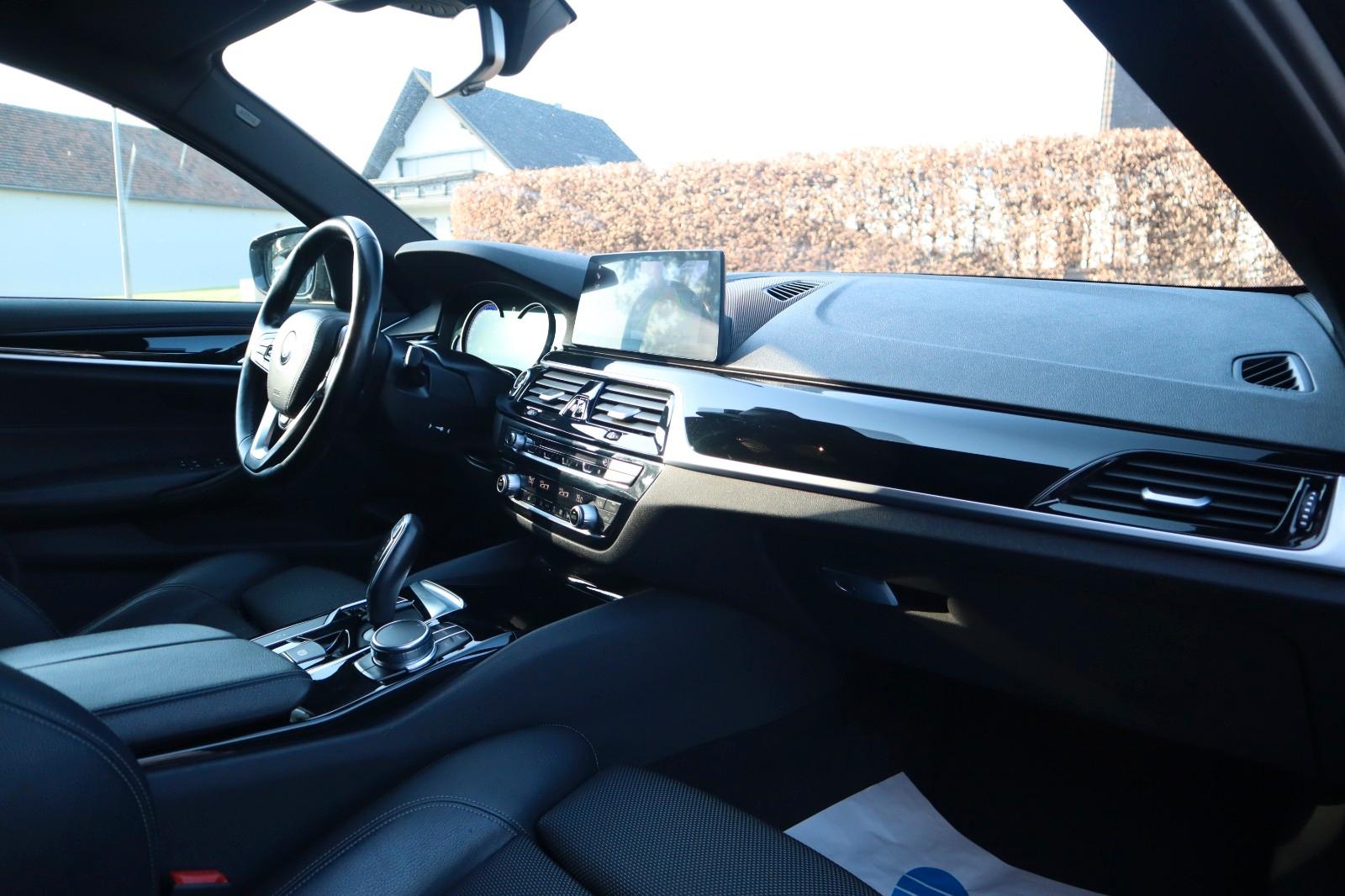 BMW 520d Touring Sport Line*Ambilight*Shadow-Line*