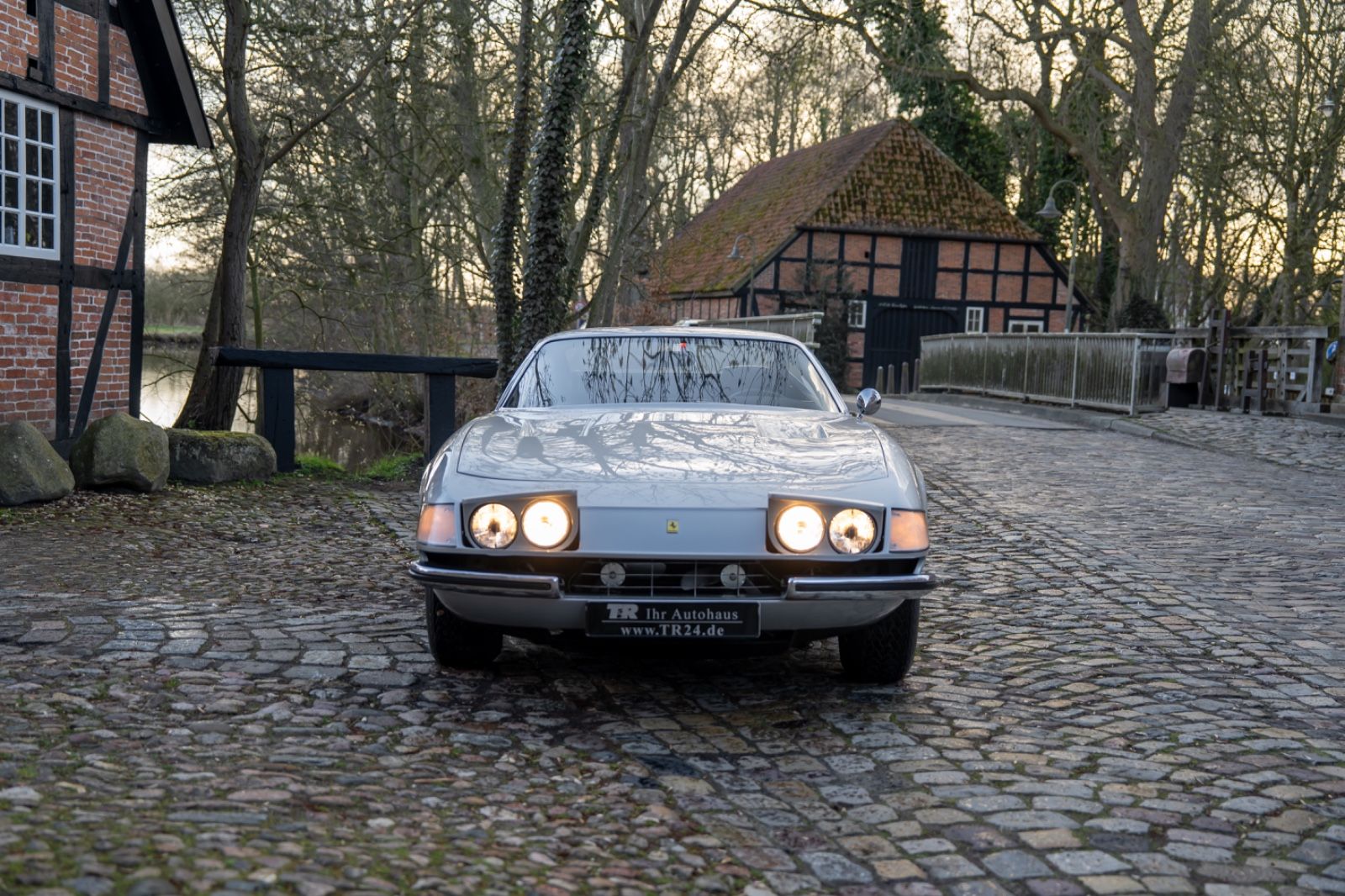 Fahrzeugabbildung Ferrari 365 GTB4 Daytona **Ferrari Classiche Zertifikat*