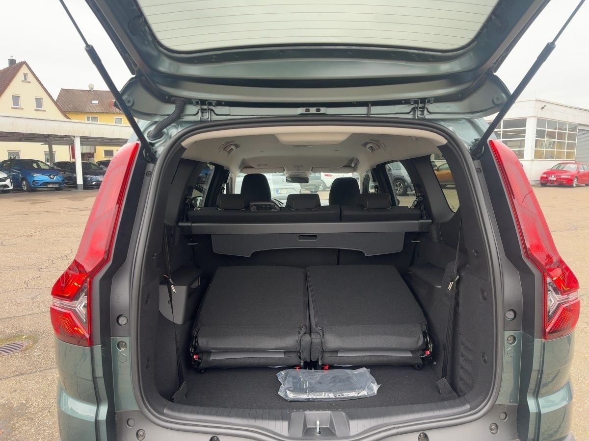 Fahrzeugabbildung Dacia Jogger Extreme+ TCe 110 7-Sitzer