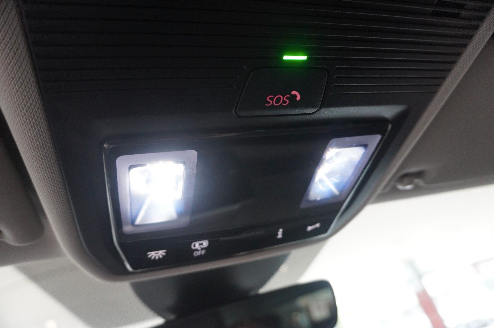 Fahrzeugabbildung SEAT Leon ST 2.0 TSI STYLE NAVI/LED/KAMERA/VIRT./DAB+