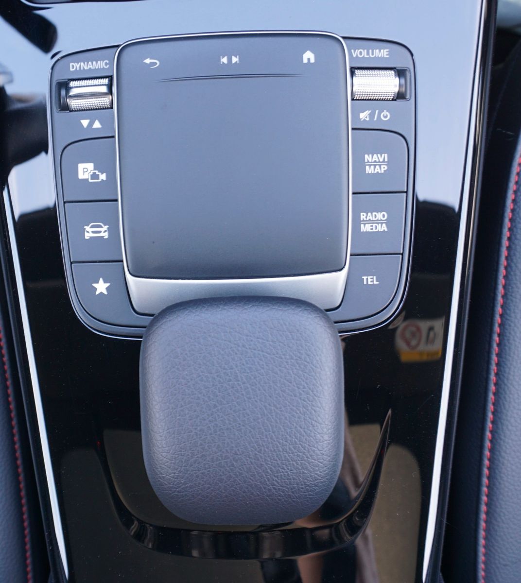 Fahrzeugabbildung Mercedes-Benz A 200 AMG Line,Navi, Keyless,Night-Pak,Panorama