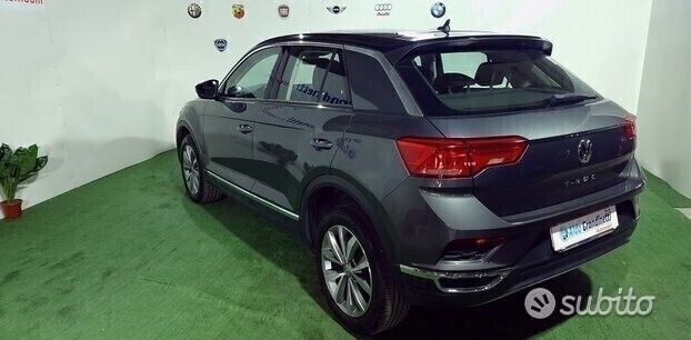 Volkswagen T-ROC 1.6 tdi CR Style 116cv anno 201 imagem 3