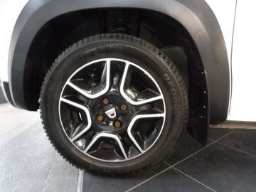 Dacia Spring Electric Comfort Plus 8-fach bereift