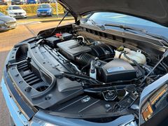 CHEVROLET Suburban 5.3l V8 Premier 4x4*LED*Panodach