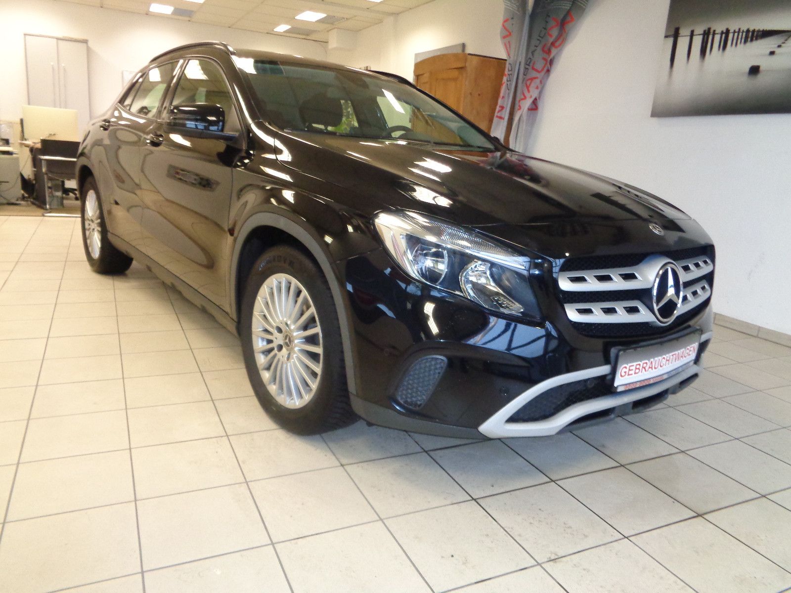 Fahrzeugabbildung Mercedes-Benz GLA 200 / Navi /Klima/Sportfahrwerk