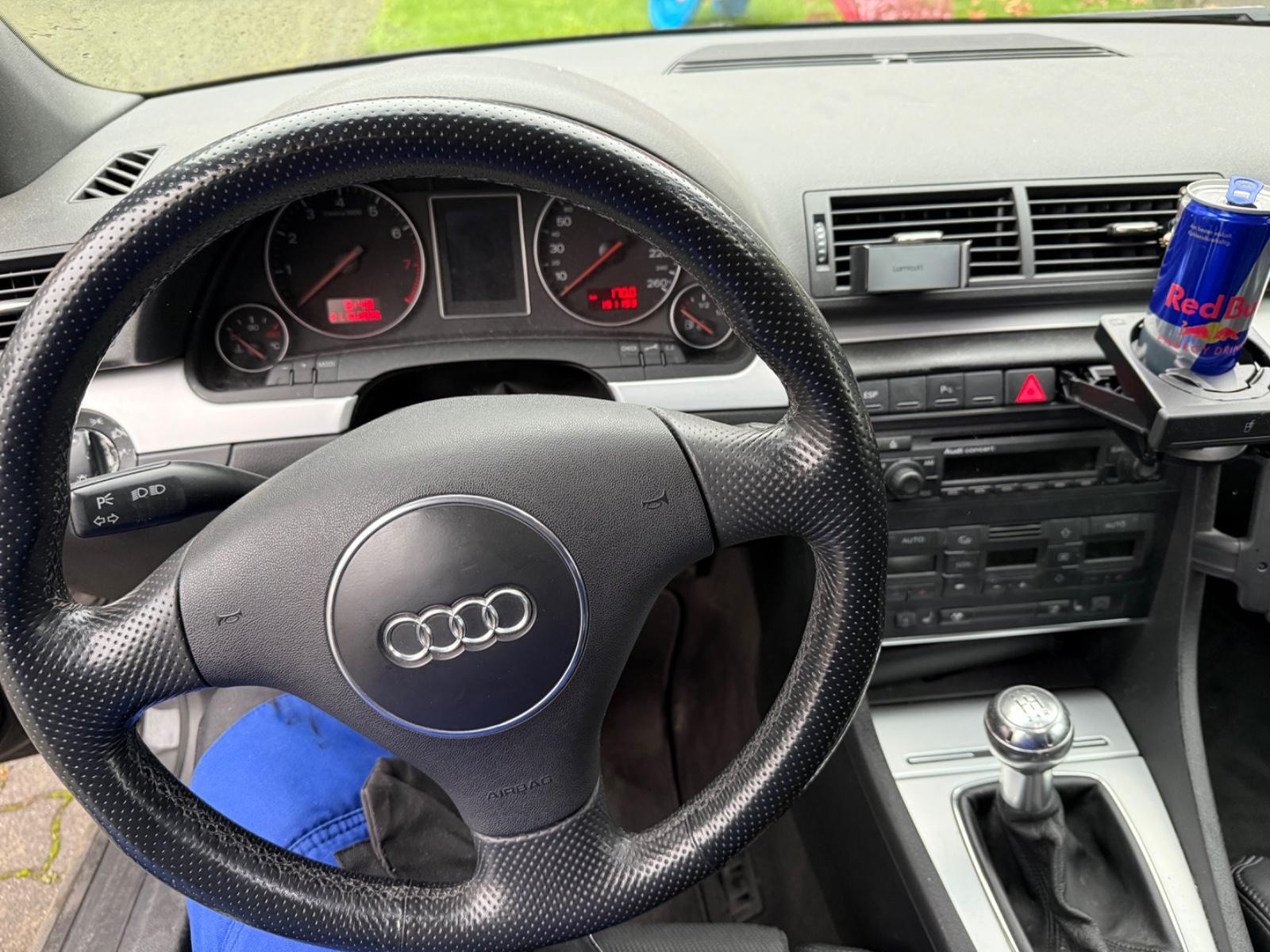 Audi A4 2004 — photo 6