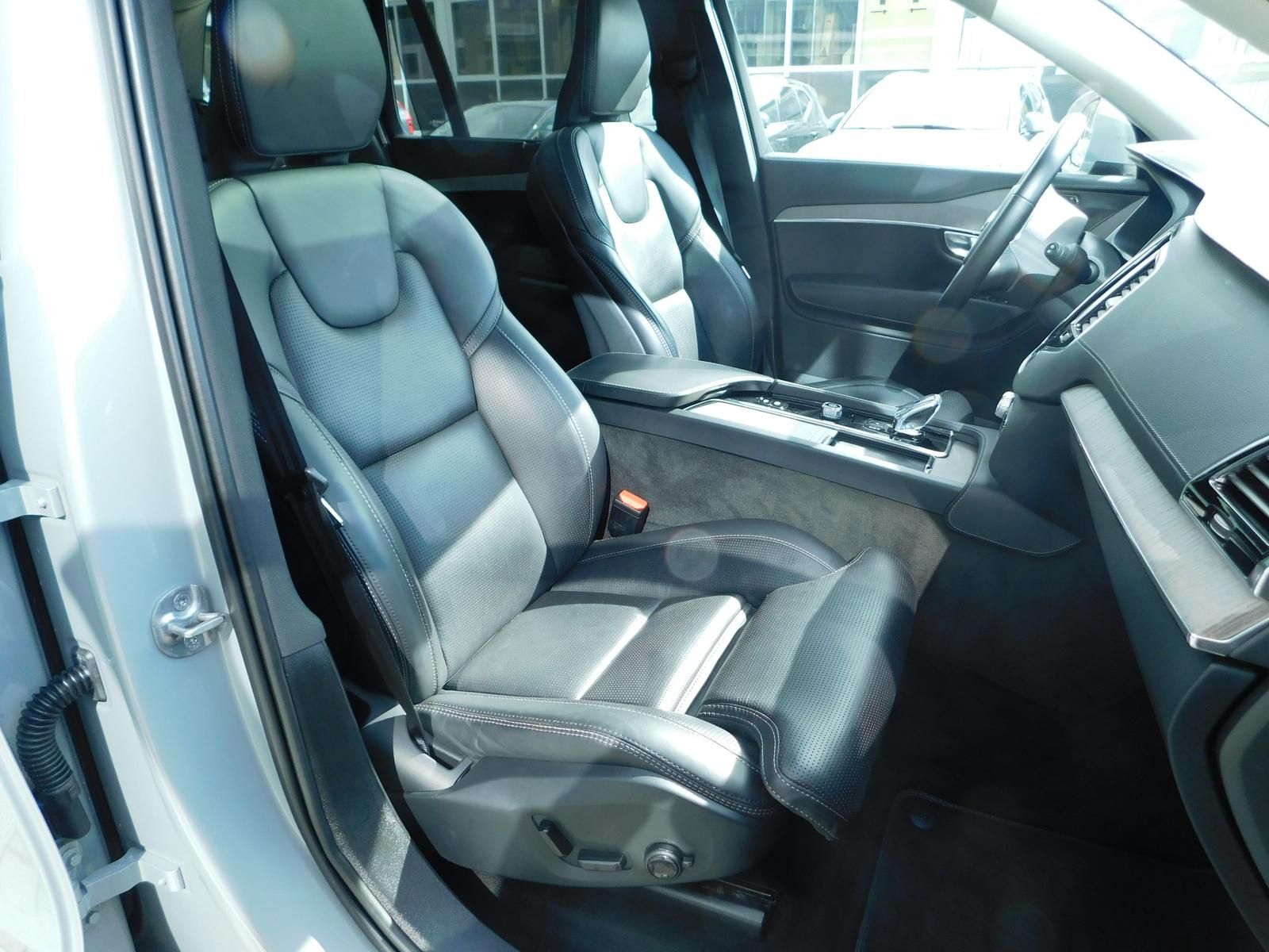 Fahrzeugabbildung Volvo XC90 T8 Recharge Plus Bright