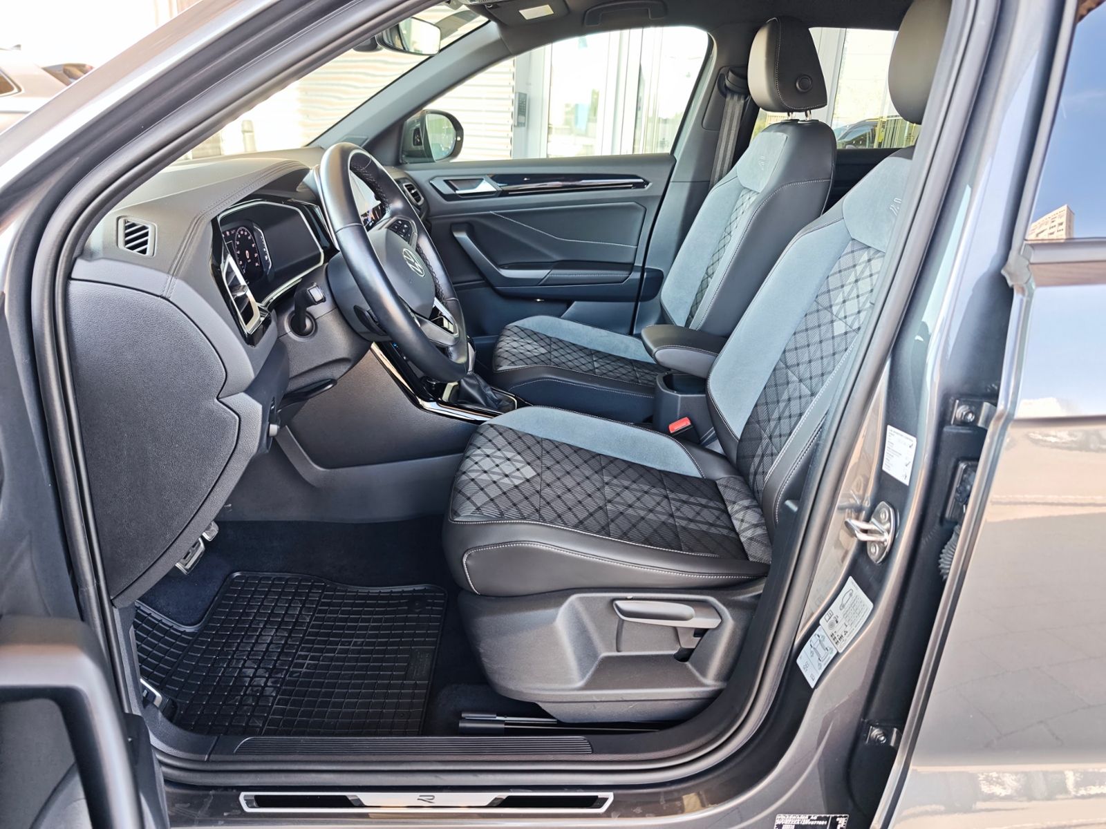 Volkswagen T-Roc - Bild 13