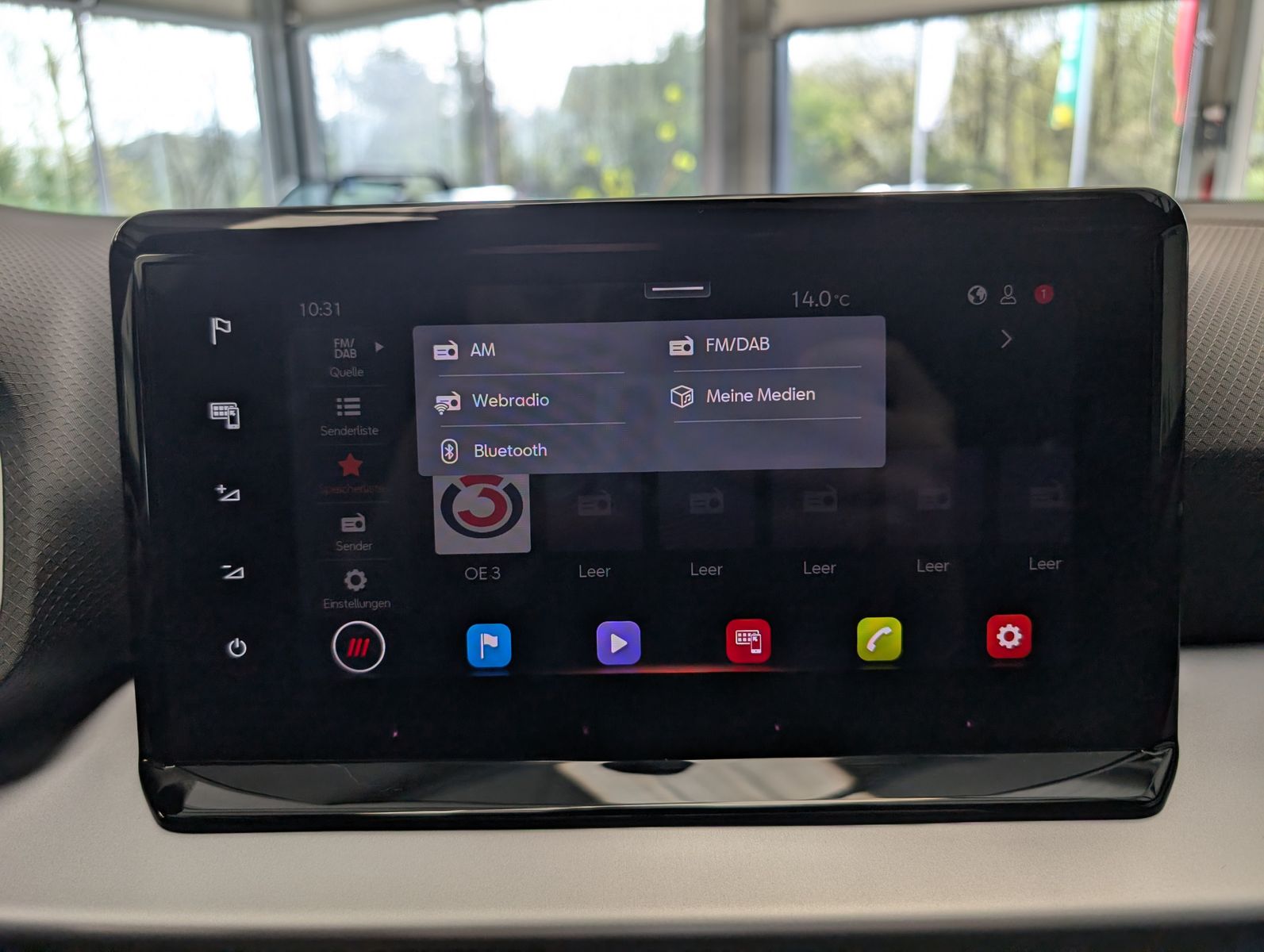 Fahrzeugabbildung SEAT Arona 1.5 TSI DSG FR LED ACC Cam Dinamica AHK 18