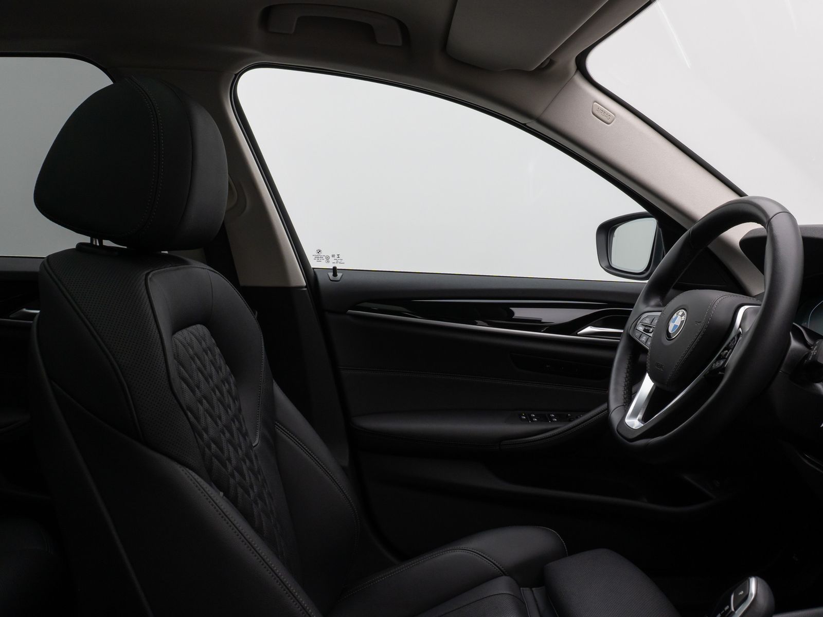 Fahrzeugabbildung BMW 520d Panorama Kamera DAB HiFi ACC Alarm M Sport