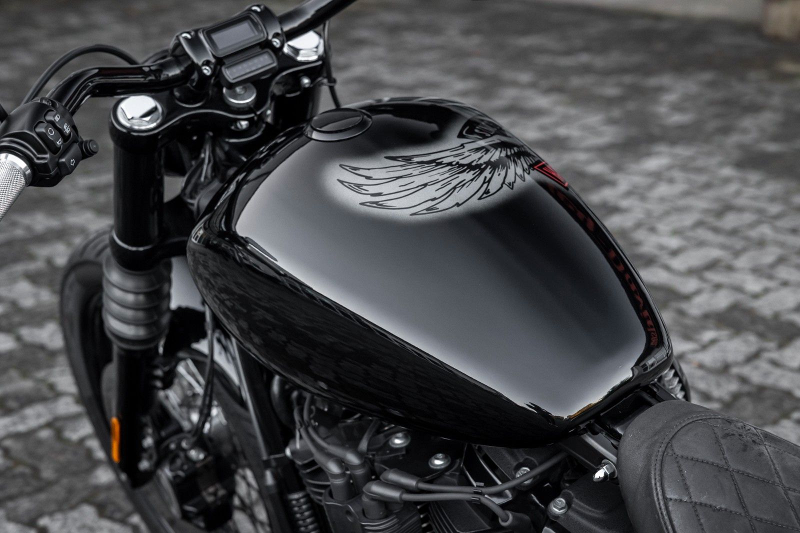 Fahrzeugabbildung Harley-Davidson FXBBS STREET BOB Softail 114 CUI - JEKILL&HYDE