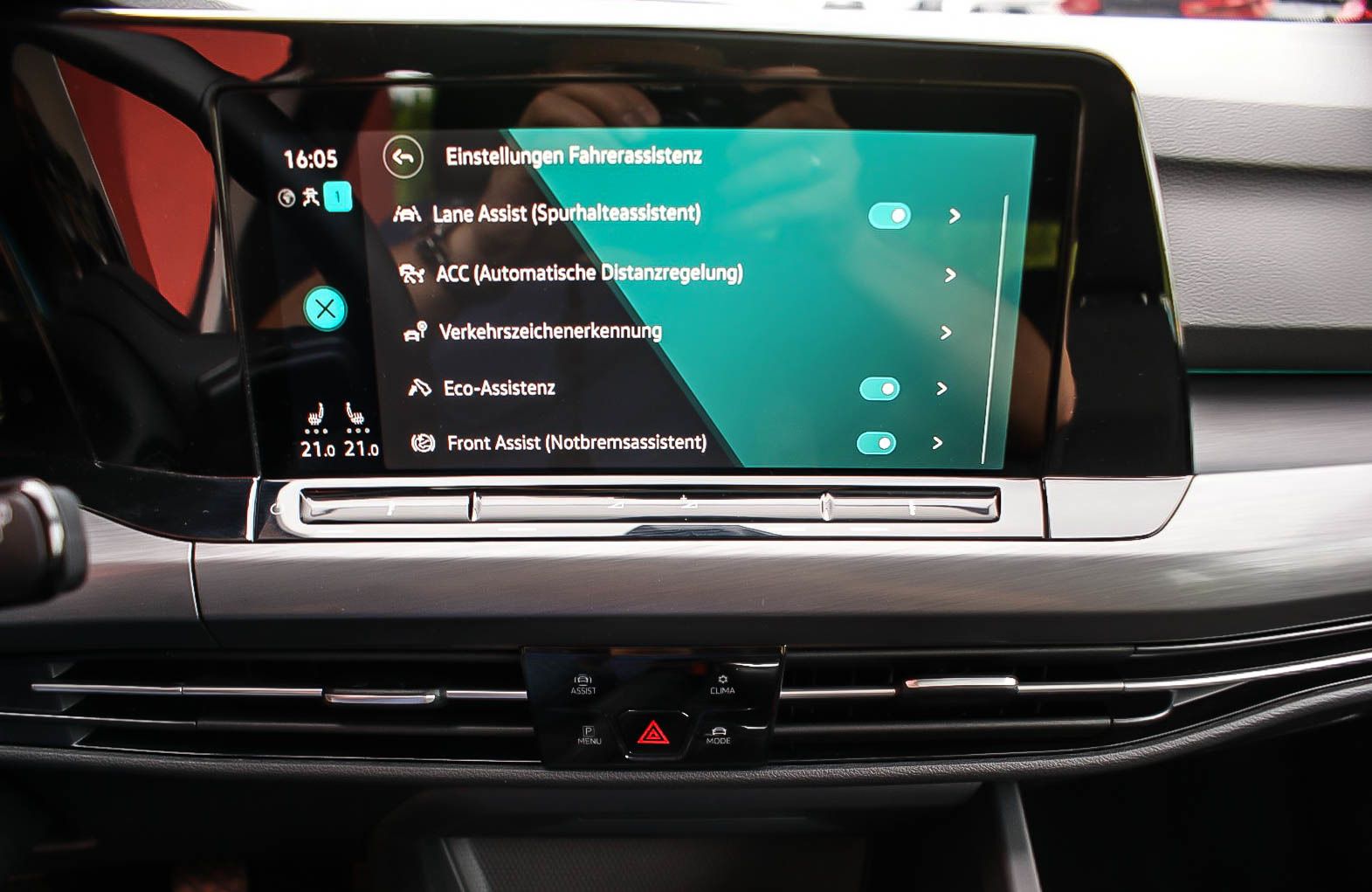 Fahrzeugabbildung Volkswagen Golf VIII 1.5 TSI ''1st EDITION'' PANORAMA VIRTU