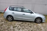 Hyundai i30 CW blue 1.6 CRDi 66 kW Classic - Hyundai i30 aus 2010 mit Diesel-Antrieb