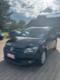 Volkswagen Touran - 1