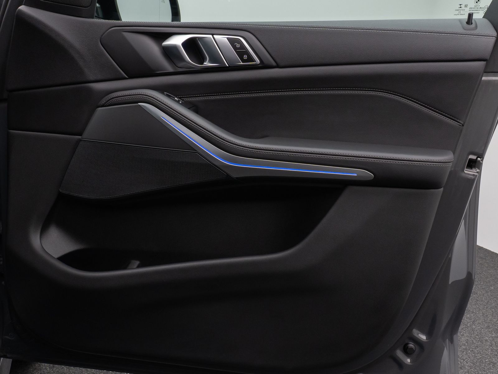 Fahrzeugabbildung BMW X5 xD40d M Sport Panorama Kamera HUD DAB HiFi