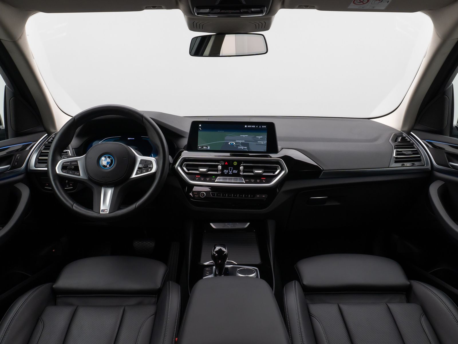 Fahrzeugabbildung BMW X3 xD30e Kamera DAB HiFi Komfort MSport 19Zoll