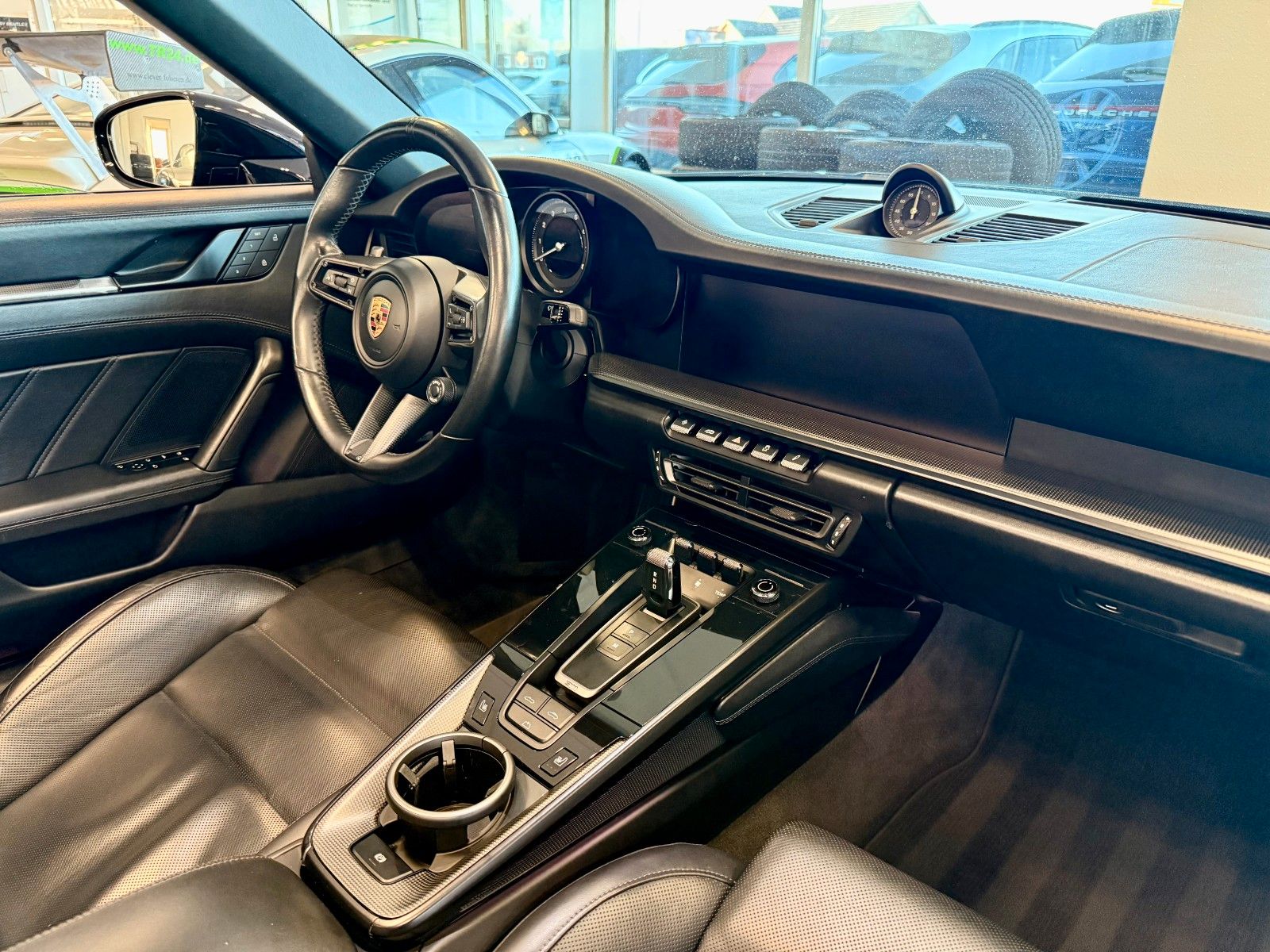 Fahrzeugabbildung Porsche 911 992 Carrera 4S Cabrio SportDesign/18Wege/SAA