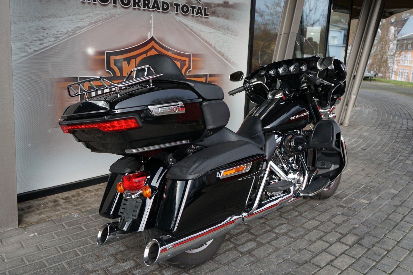 Fahrzeugabbildung Harley-Davidson FLHTKL Ultra Limited Low # 5HD1 # Screamin Eagle