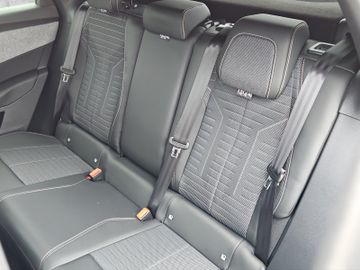 Peugeot 3008 Allure Hybrid Kam.+KeyLess+LED+Navi+SHZ
