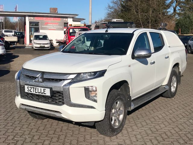 Mitsubishi L200 Basis Club Cab 4WD