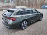 Skoda OCTAVIA COMBI RS 2.0 TSI DSG MATRIX-LED AHK ACC  - Skoda Octavia: Dsg