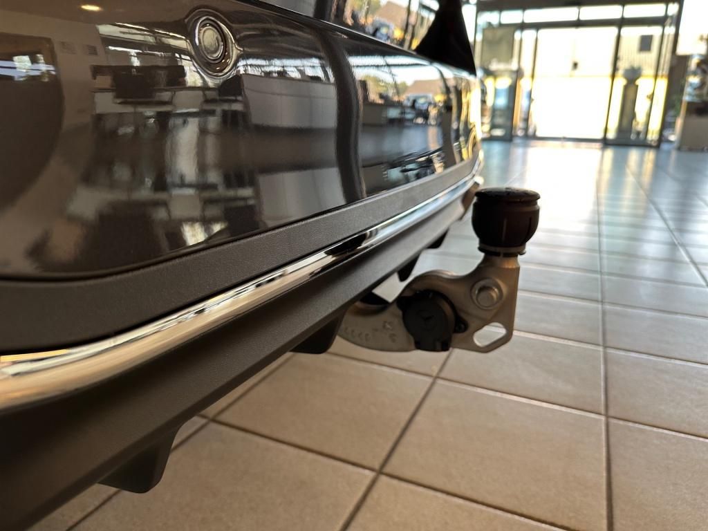 Fahrzeugabbildung Mercedes-Benz C 300 de T +EDITION-AMG+AHK+DIGITAL+WINTER-PAKET