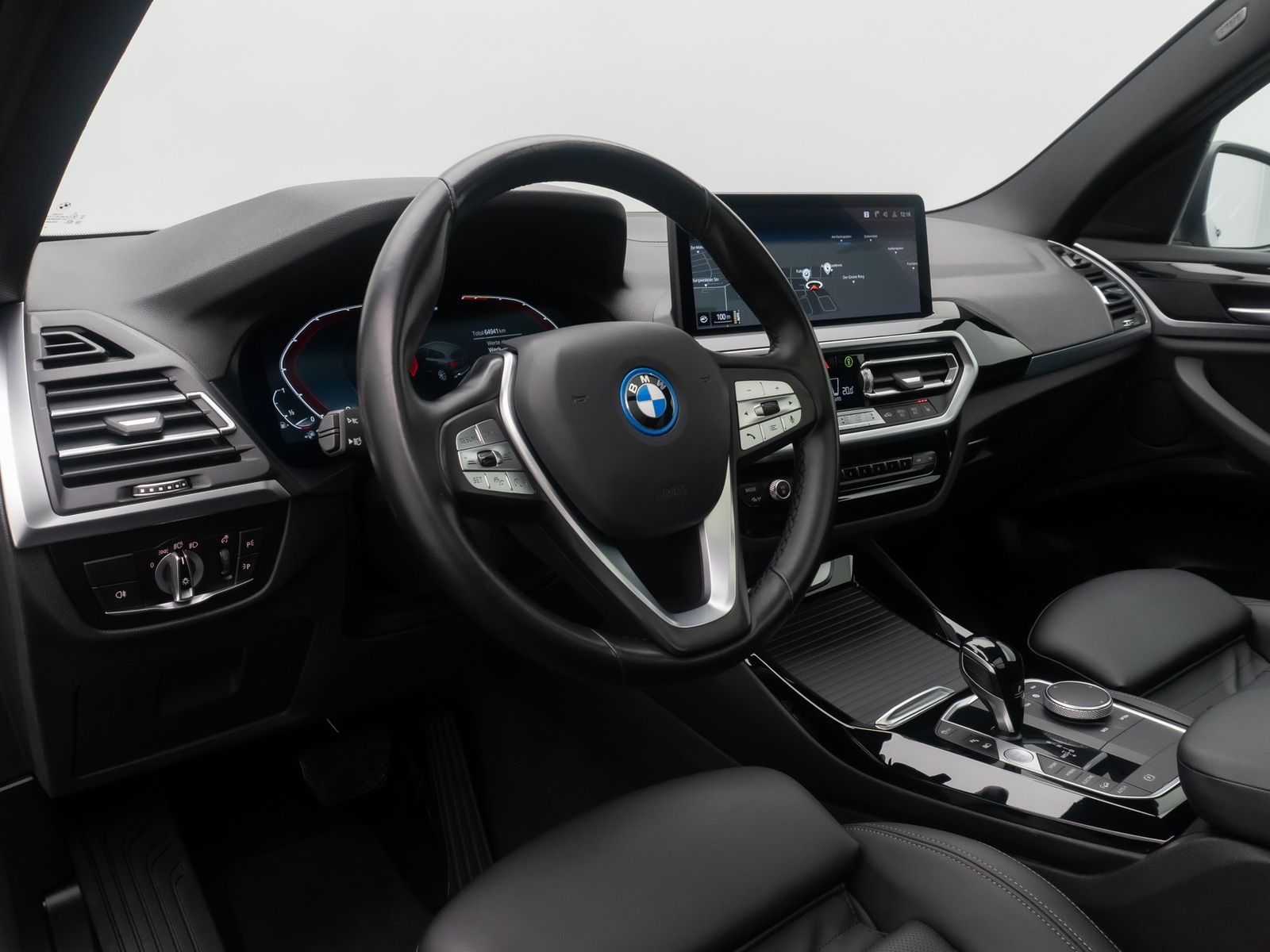 Fahrzeugabbildung BMW X3 xD30e Komfort DAB Laser HiFi HUD Panorama 20"