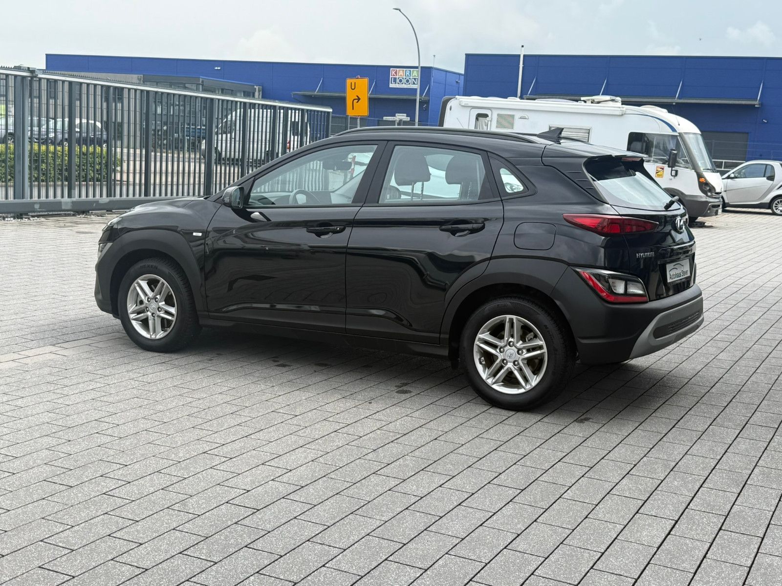 Fahrzeugabbildung Hyundai Kona Select KLIMAAUTO APPLE SITZHEIZ. ALLWETTER