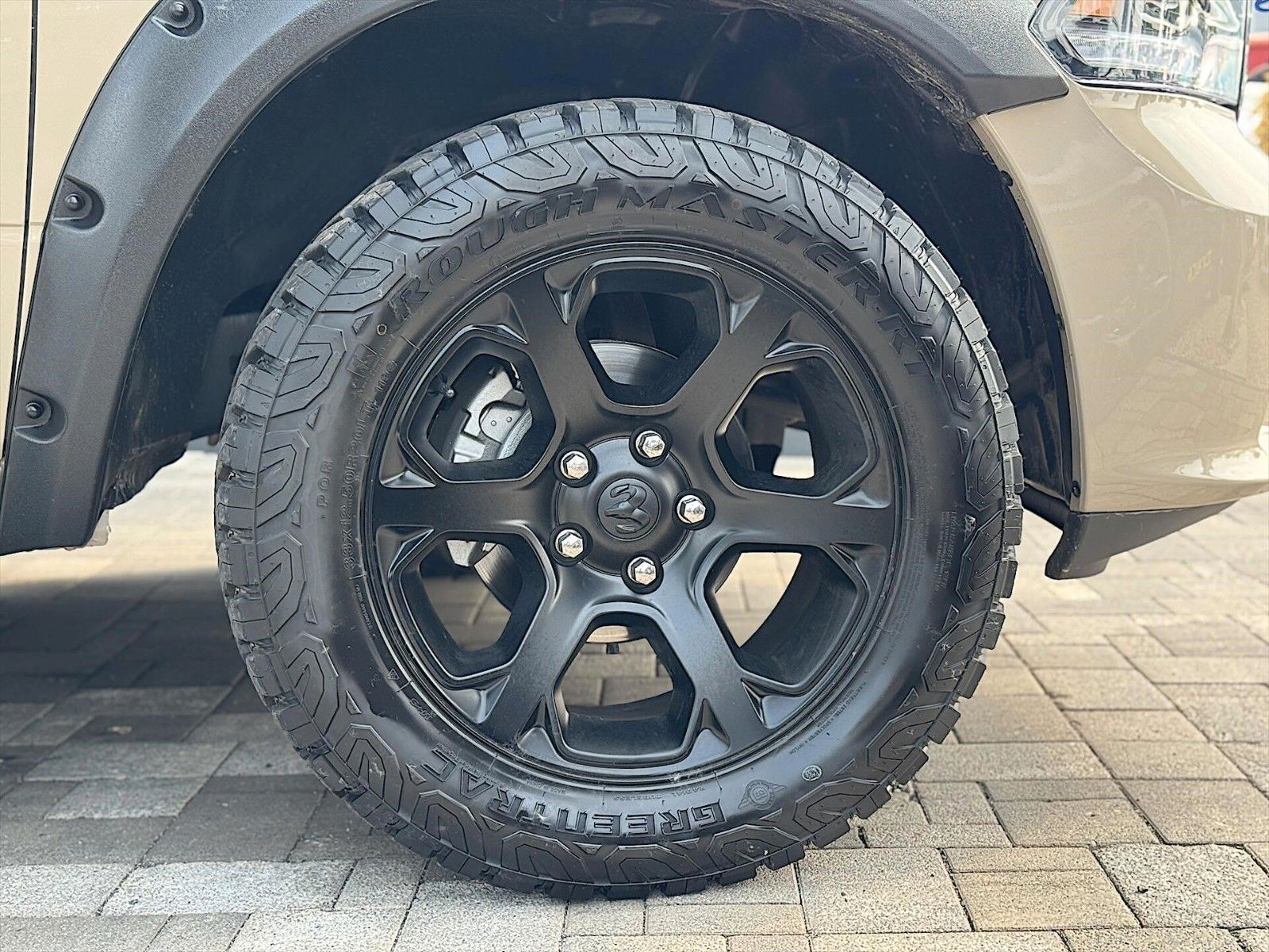 Fahrzeugabbildung Dodge RAM 5.7 V8 HEMI Night PUNISHER 4x4 LONGBED 19%