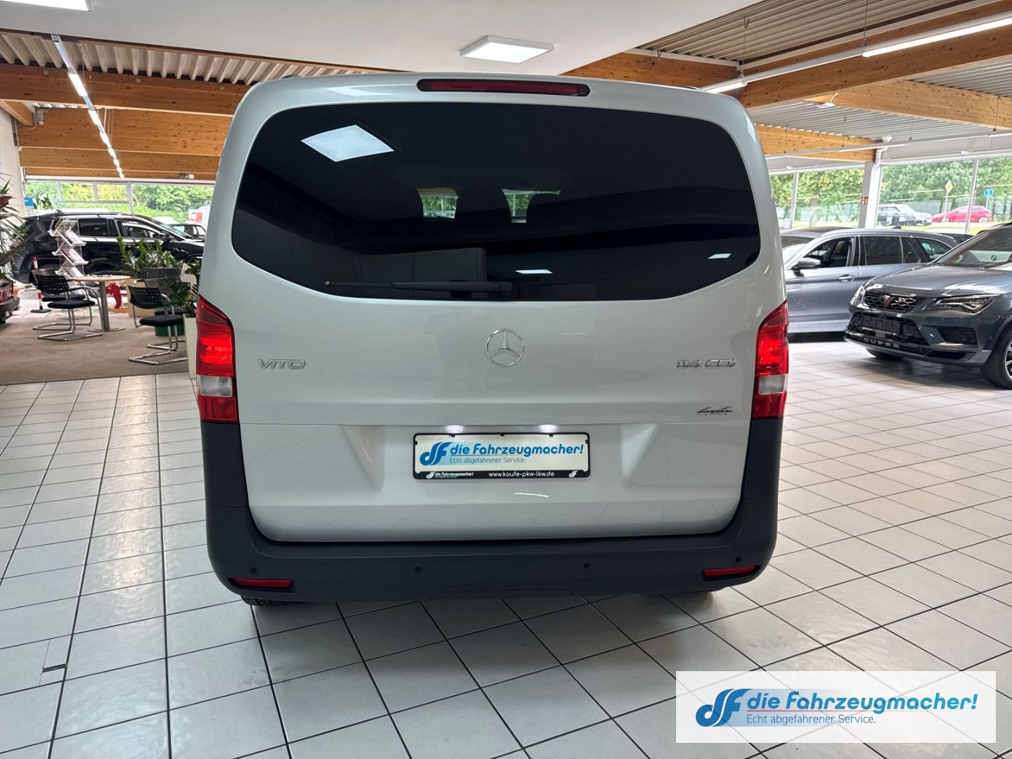 Fahrzeugabbildung Mercedes-Benz Vito Mixto 114 CDI 4x4 kompakt Navi Digitales Co