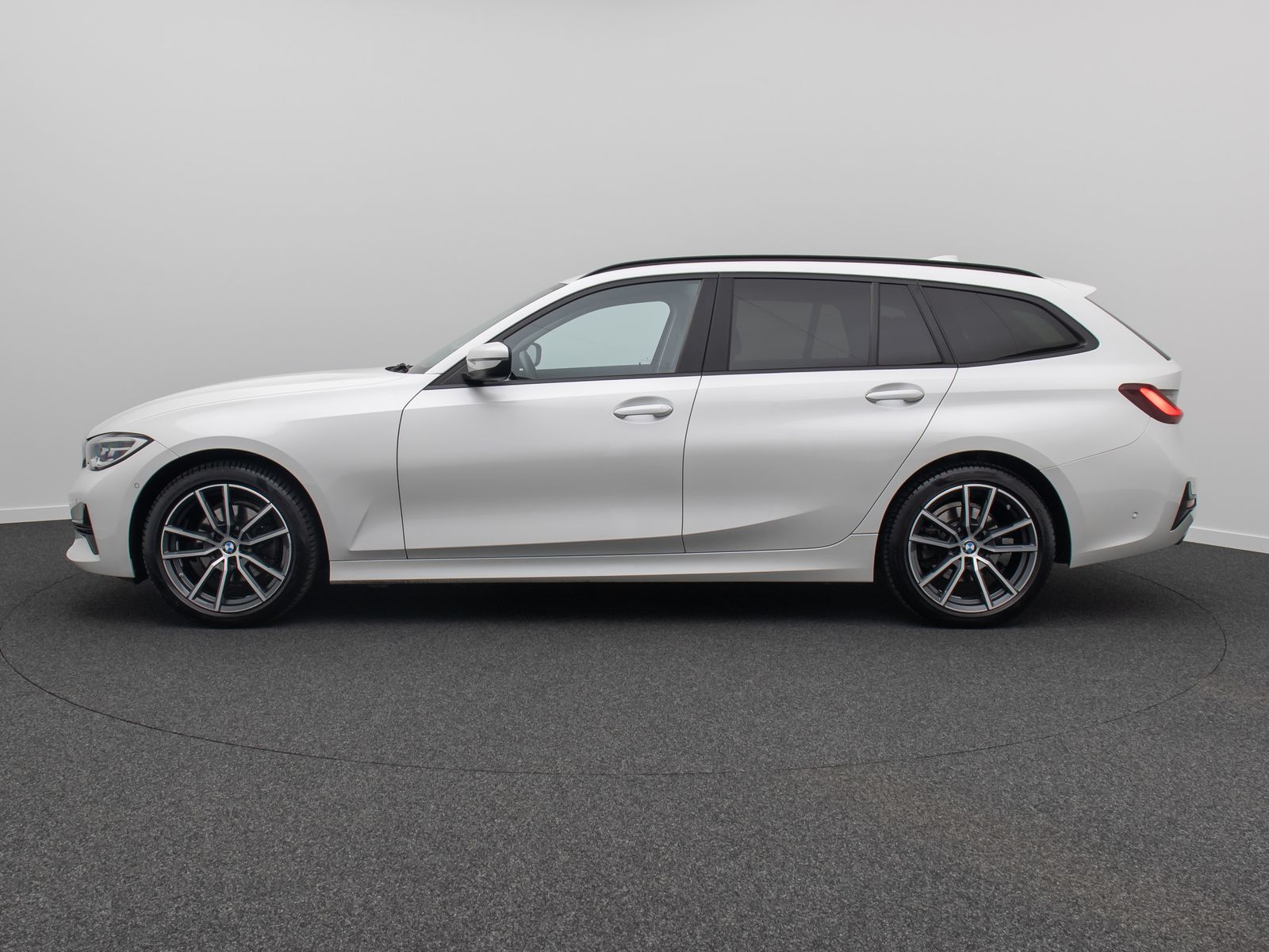 Fahrzeugabbildung BMW 320d DAB Kamera HiFi Memory LED Panorama 18Zoll