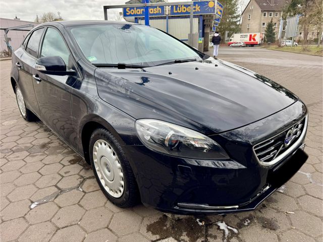 Volvo V40 D2 / LED / Automatik / 17 Zoll