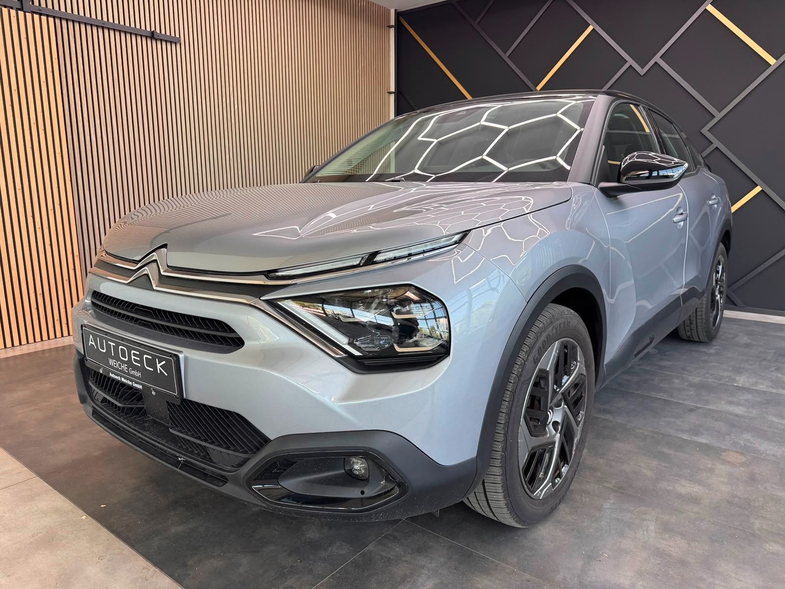 Citroën C4 Lim. 1.2 e-THP Automatik Lane Kamera SHZ