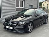 Mercedes-Benz E 220 d Coupe/AMG Line/Widescreen/Panorama/ - Mercedes-Benz E 220 mit Diesel-Antrieb: mit Navigationssystem